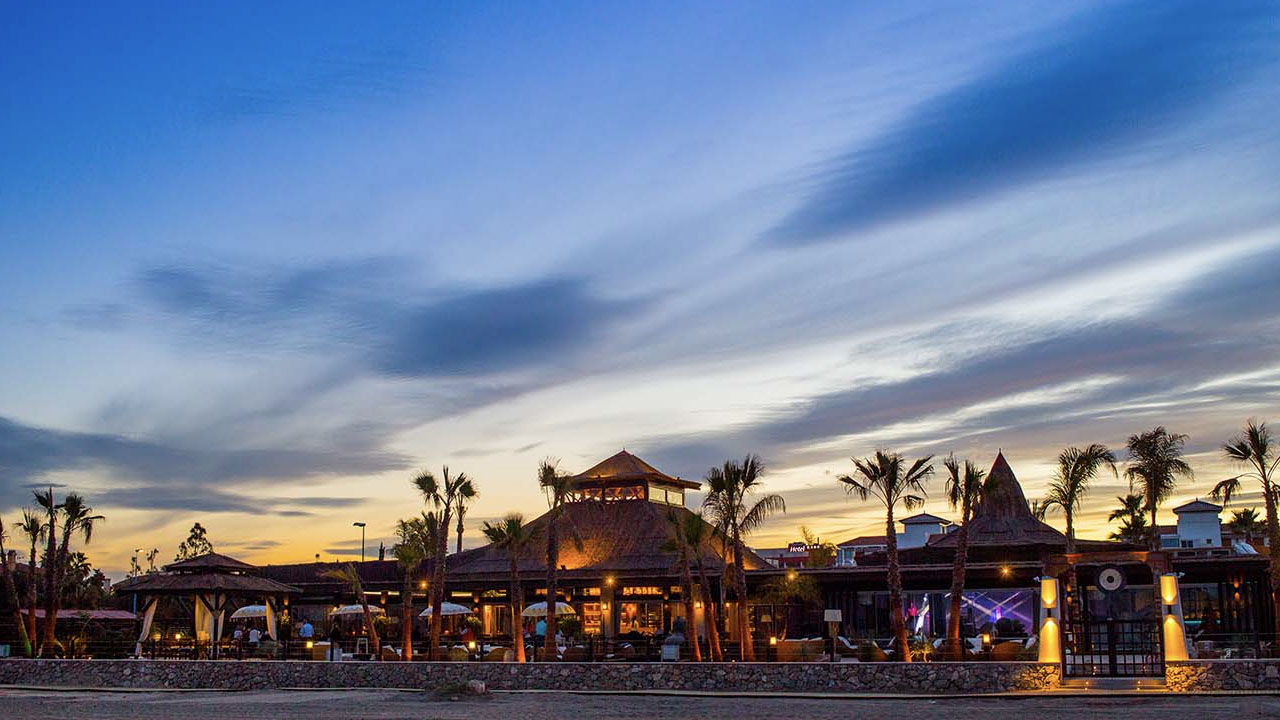 LUA PUERTA REY